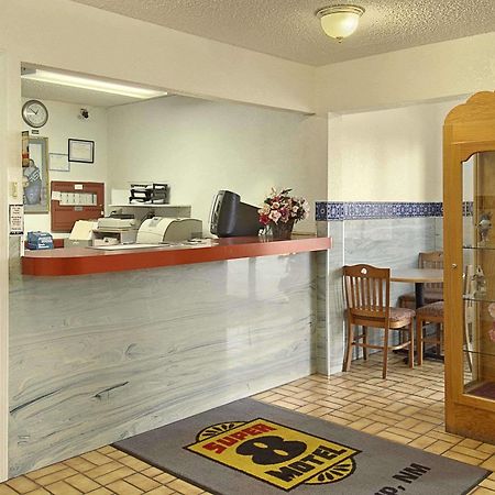 Super 8 By Wyndham Gallup Interior foto