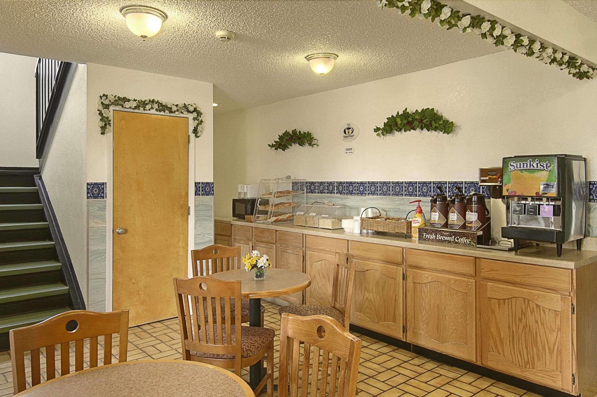 Super 8 By Wyndham Gallup Restaurant foto
